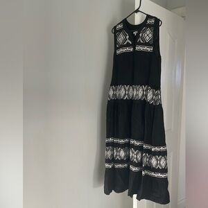 Black and White Patterned Sleeveless Dress